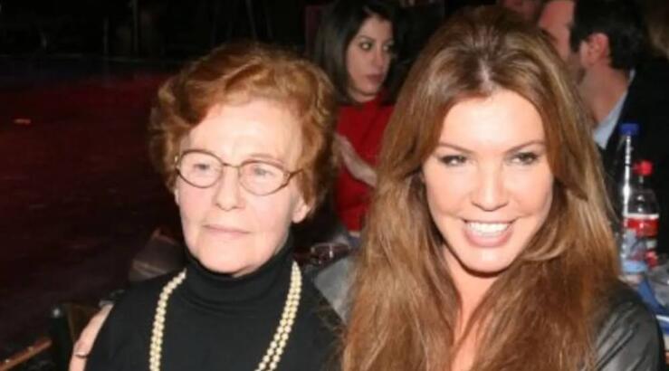 Βαρύ πένθος για τη Βάνα Μπάρμπα: «Έφυγε» η μητέρα της