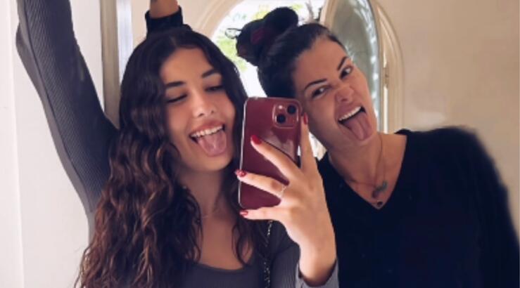 Μαρία Κορινθίου για την κόρη της: "Η Ισμήνη είναι στην εφηβεία και είναι κυκλοθυμική"