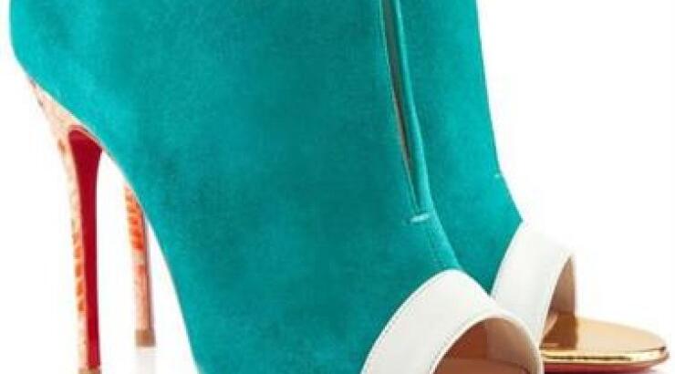Τα καινούργια peep-toes του Louboutin 