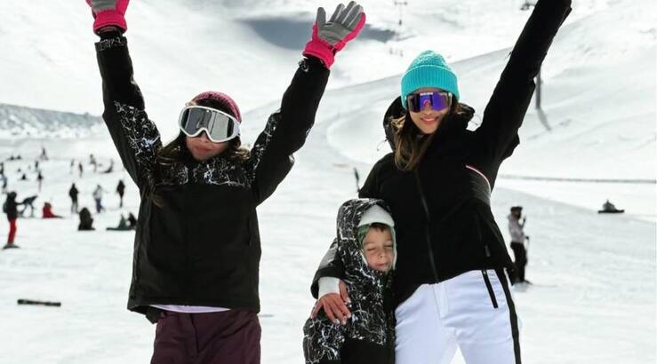 Ευριπίδου - Μιχόπουλος: Εξόρμηση για ski με τα παιδιά τους [εικόνες]