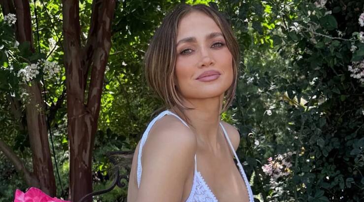 Jennifer Lopez: Αποκαλύπτει τη συνήθεια ομορφιάς που ακολουθεί πιστά στα 56 της