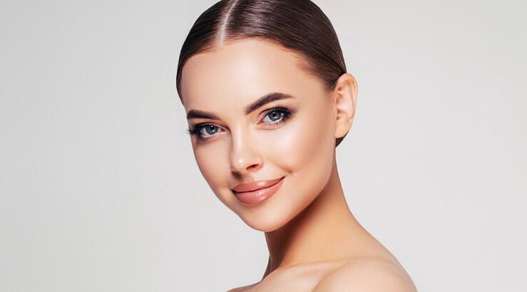 3 φυσικά συστατικά που χαρίζουν λάμψη και ενυδάτωση στην επιδερμίδα