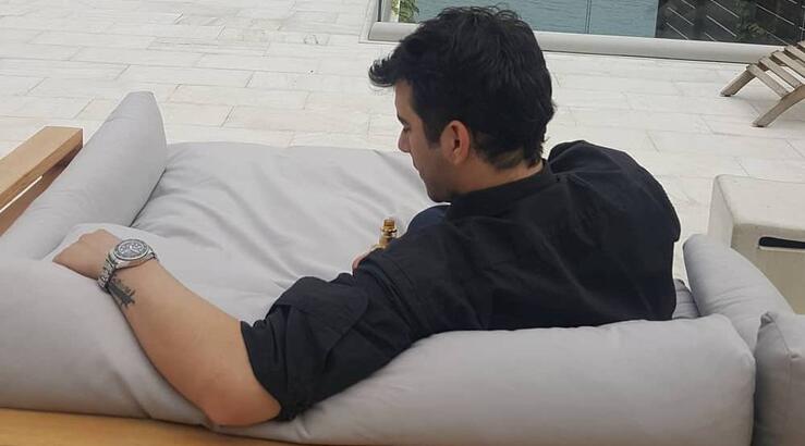 Έλληνας ηθοποιός: «Δεν υπάρχει κάτι πιο ωραίο για έναν άντρα από το να τον φλερτάρει ένας άλλος άντρας»