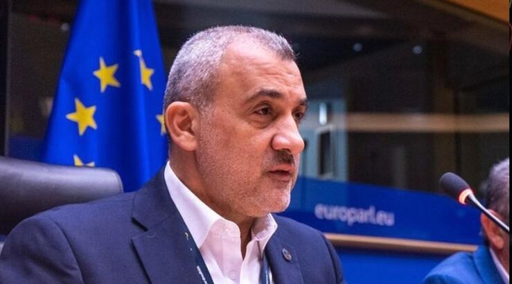 Λουκάς Φουρλάς: Συγκινεί με την εικόνα που ανήρτησε για την Ημέρα του Πατέρα