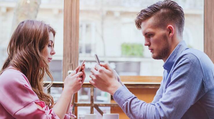 3 σημάδια ότι η τεχνολογία σε έχει απορροφήσει και πώς να το διαχειριστείς