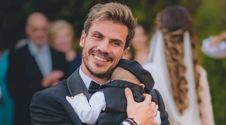 Άκης Πετρετζίκης: Η σπάνια εικόνα με τα δύο του παιδιά