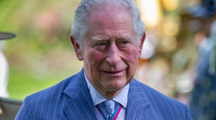  55χρονος Βρετανός πιστεύει πως είναι παιδί του Πρίγκιπα Κάρολου και της Καμίλα