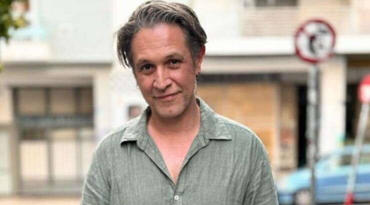 Αιμίλιος Χειλάκης: "Με τον παιδικό μου έρωτα βρισκόμαστε ακόμα..." [βίντεο]