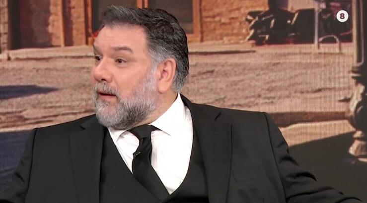 Συγκινημένος ο Αρναούτογλου με αυτά που άκουγε από τον γιο του - «Όταν μεγαλώσω θα ήθελα να μοιάσω στον μπαμπά μου»