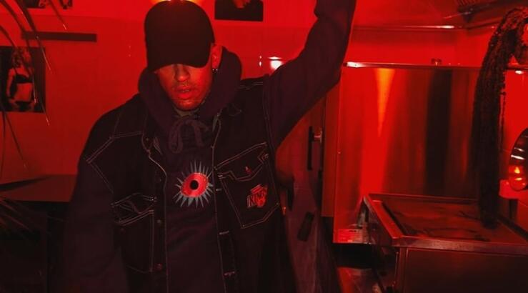 Επώνυμος Ελλαδίτης αποκαλύπτει on camera: "Πως να το πω χωρίς να συλληφθώ;" [βίντεο]