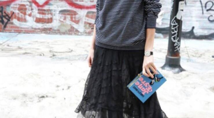 Φούστα πάνω από το παντελόνι: 5 τρόποι για να πετύχεις το τέλειο αποτέλεσμα 