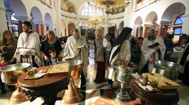 Ομαδική βάπτιση επτά παιδιών στη Λευκωσία 