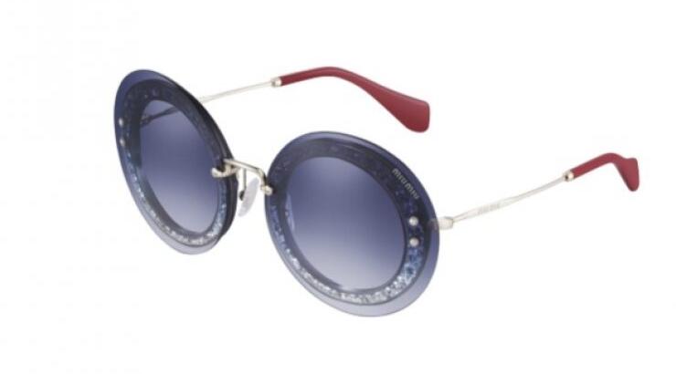 Miu Miu: Αυτά είναι τα πιο στιλάτα γυαλιά ηλιου της σεζόν