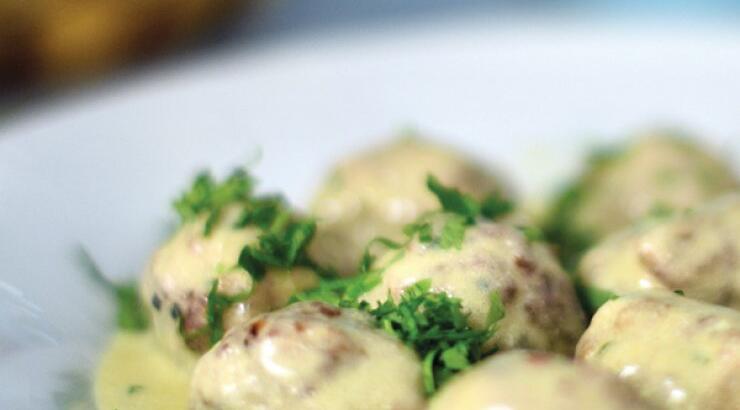 Μουσταρδάτα κεφτεδάκια στην κατσαρόλα