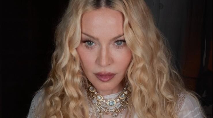 Madonna: Έφτασε στην Πάτμο με ελικόπτερο - Η δήλωση που έκανε [εικόνες & βίντεο]