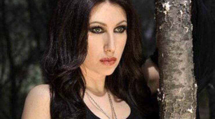 Μαντώ: «Αυτή την εποχή ο κόσμος ακούει ό,τι να’ ναι»