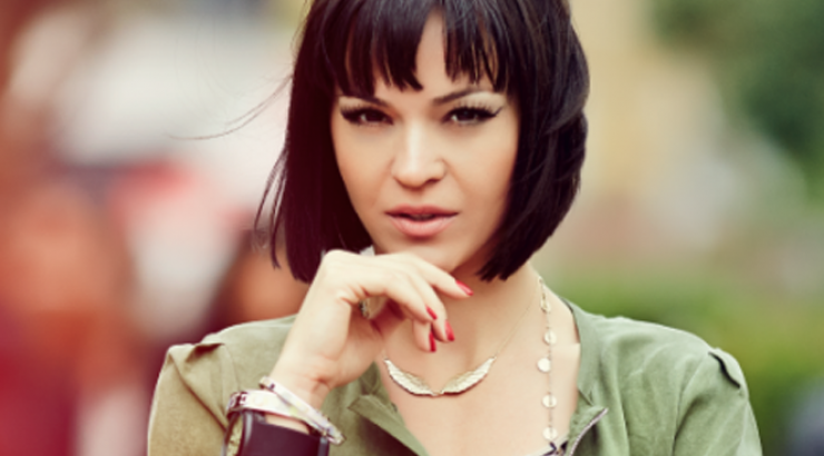 Νικολέττα Καρρά: Πως διαχειρίζεται το γάμο εξ αποστάσεως;