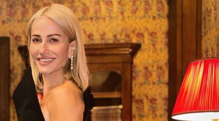 Έμιλυ Γιολίτη: Σου δείχνει πώς μπορείς να αναβαθμίζεις τα σύνολα της ημέρας με τον πιο απλό τρόπο