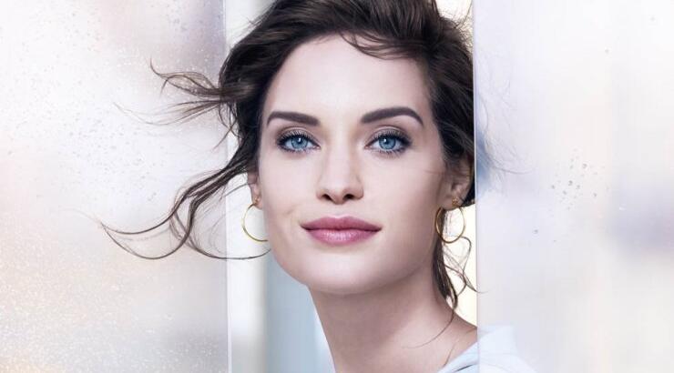 Ενυδάτωση σε μάτια και χείλη για μια όμορφη επιδερμίδα