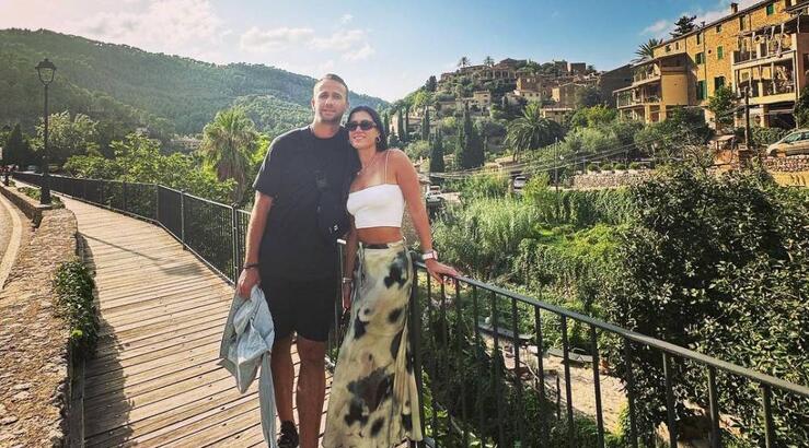 Milan Trajkovic: Βόλτα με τη νεογέννητη κόρη του στην εξοχή [εικόνα]