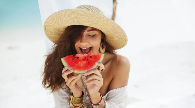 Τα υγιεινά σνακ που σου προτείνει η nutritionist για την παραλία