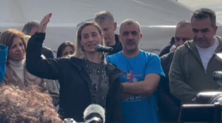 Ελεονώρα Μελέτη: Πλάι στον Λουκά Φουρλά και στους "Μικρούς Ήρωες" - Η συμμετοχή που είχε ο σύζυγός της [εικόνες & βίντεο]