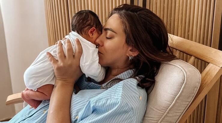 Ευρυδίκη Βαλαβάνη: "Το μωρό απαιτεί όλη την προσοχή. Είναι ό,τι πιο δύσκολο έχω κάνει" [βίντεο]