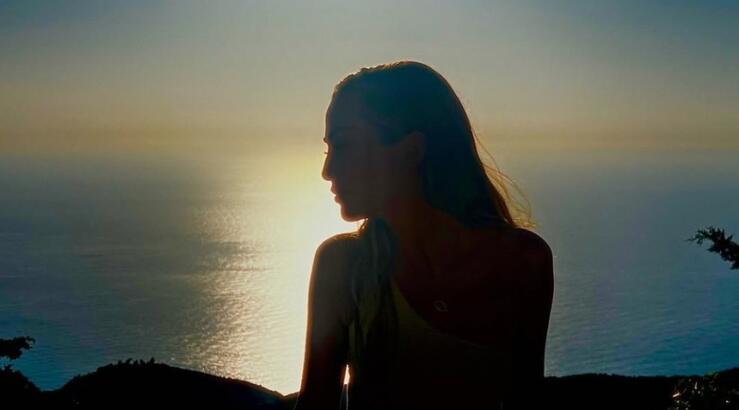 Επώνυμη Ελληνίδα αποκαλύπτει: "Όλα αυτά που γράφτηκαν για γάμο ήταν όλα μπούρδες" [βίντεο]