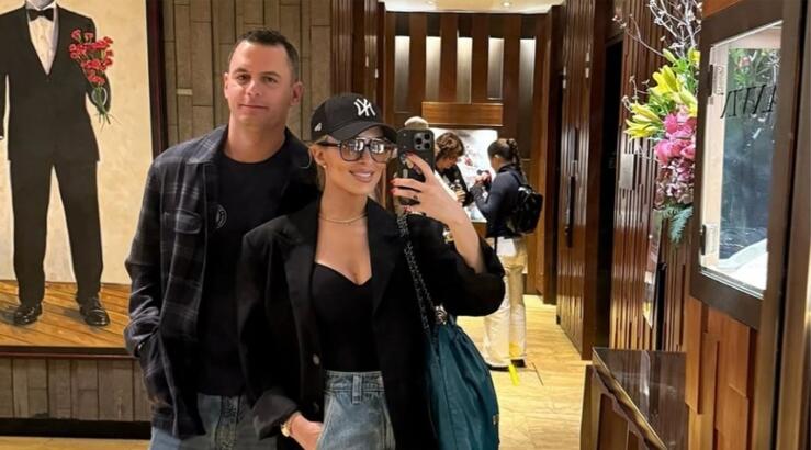 Κατερίνα Καινούργιου: Το πάρτι - έκπληξη για τα 40α γενέθλιά της - Το τρυφερό φιλί από τον σύντροφό της [εικόνα & βίντεο]