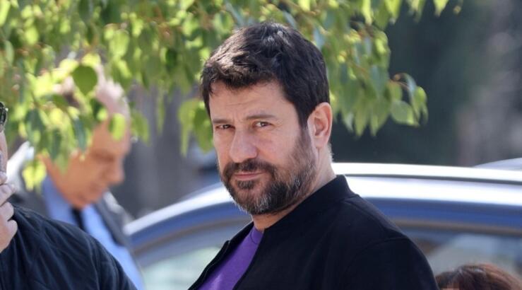 Αλέξης Γεωργούλης: Σε ρόλο λουκουματζή στο κέντρο της Αθήνας - Έκπληκτοι οι περαστικοί [βίντεο]