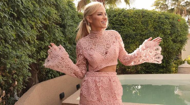 Powder Pink: Το χρώμα τάση της άνοιξης που ήδη έχουν υιοθετήσει οι Κύπριες fashionistas