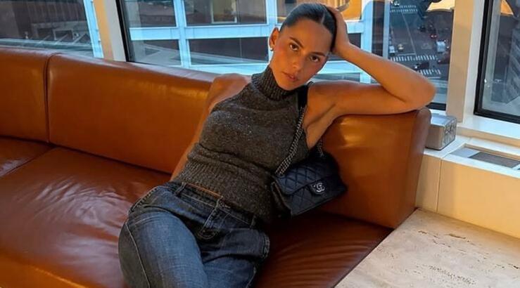 Η τάση του "No slickback winter" ήρθε για να σώσει τα μαλλιά μας