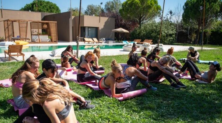 Τι πραγματικά τρώνε τα κορίτσια του GNTM στο σπίτι και είναι τόσο αδύνατες 