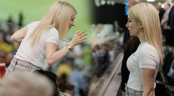 Αννίτα Δημητρίου: Την «τσακώσαμε» στις κερκίδες να παρακολουθεί ποδοσφαιρικό αγώνα [εικόνες]