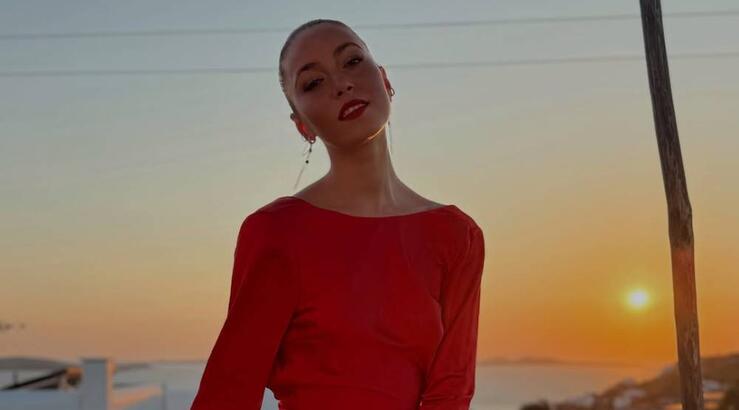 Εβελίνα Σκίτσκο: Ποζάρει στο πλευρό του νέου της συντρόφου [εικόνες]