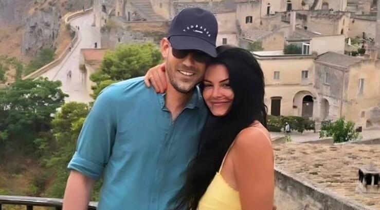 Μαρία Κορινθίου: Έτσι την κέρδισε ο νέος της σύντροφος Γιώργος Καραθανάσης [βίντεο]