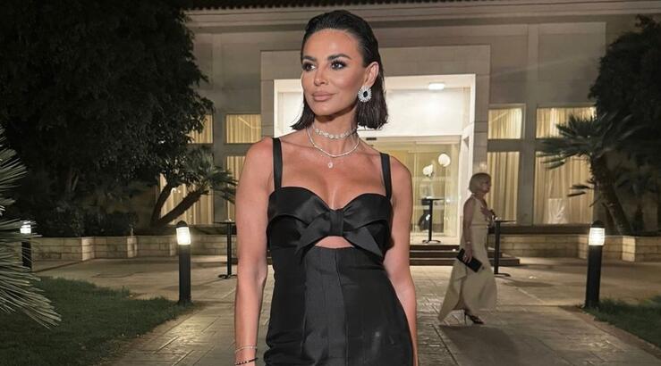 Η Ramona Filip με την πιο “θαλασσινή” απόχρωση πεντικιούρ