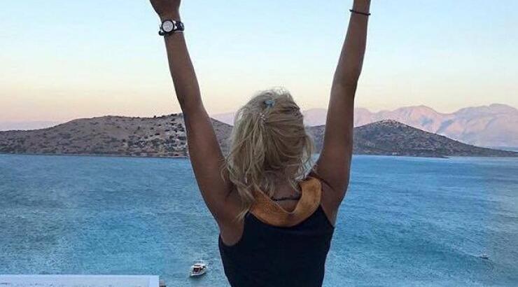 Πασίγνωστη Ελληνίδα παρουσιάστρια εξομολογείται την περιπέτεια της με τον καρκίνο του μαστού!