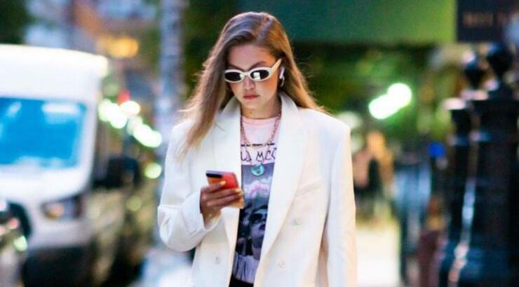 Η Gigi Hadid φόρεσε τη μεγαλύτερη τάση της σεζόν με τον πιο chic τρόπο!
