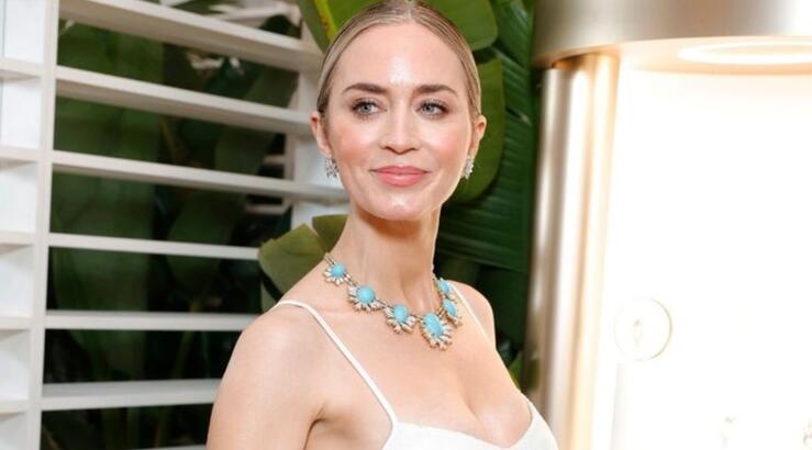 Emily Blunt: Η εντυπωσιακή αλλαγή στα μαλλιά της στο "The Devil Wears Prada 2"