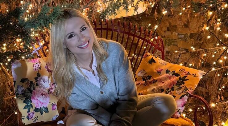 Χριστιάνα Αριστοτέλους: Βραδινή έξοδος με... μαλλί της γριάς για την παρουσιάστρια [εικόνες]