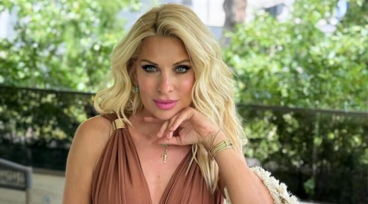 Ελένη Μενεγάκη: Το καλοκαιρινό άλμπουμ διακοπών της στους Παξούς μαζί με τον Ματέο Παντζόπουλο [εικόνες]