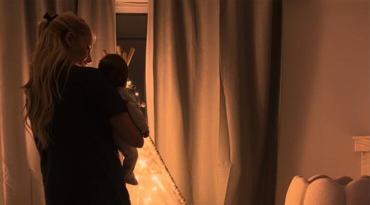 Επώνυμη Ελληνίδα εξομολογείται: "Έκανα μαύρες σκέψεις, αποχαιρετισμούς στο παιδί μου" [βίντεο]