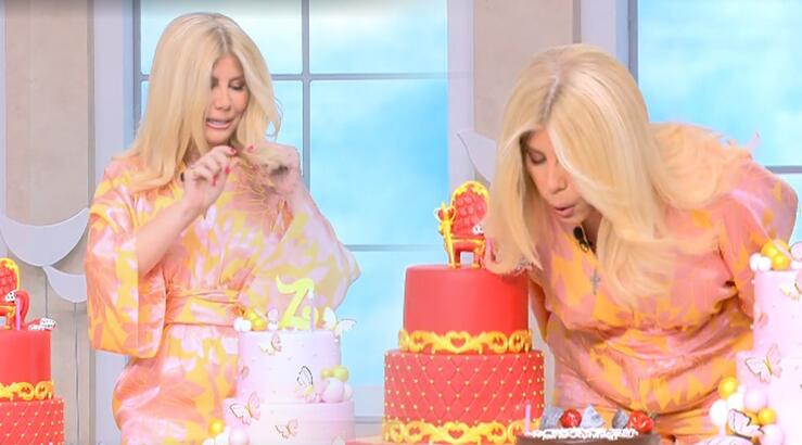 Ζήνα Κουτσελίνη: Πήραν φωτιά τα μαλλιά της όταν έσβηνε τα κεράκια της τούρτας της [βίντεο]