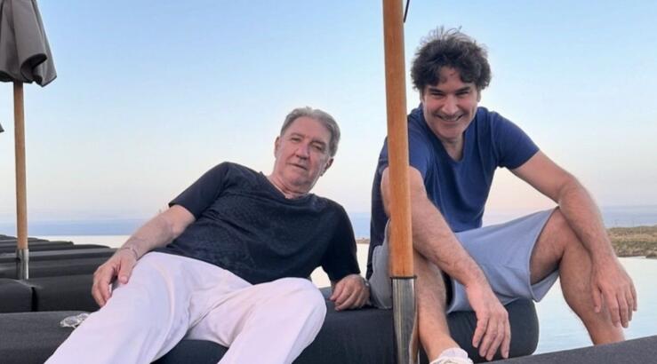 Χριστόφορος Παπακαλιάτης για το σοβαρό τροχαίο του πατέρα του: "Είναι κρίσιμη η κατάσταση"