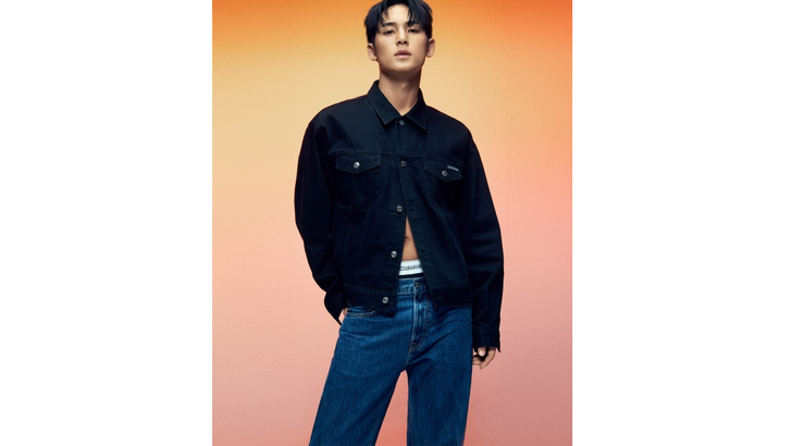 H Calvin Klein παρουσιάζει τη νέα της καμπάνια με πρωταγωνιστή τον MINGYU