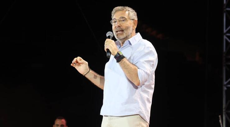 Θοδωρής Αθερίδης: Αποχώρησε μετά από ερώτηση που δέχθηκε για τη Σμαράγδα Καρύδη [βίντεο]