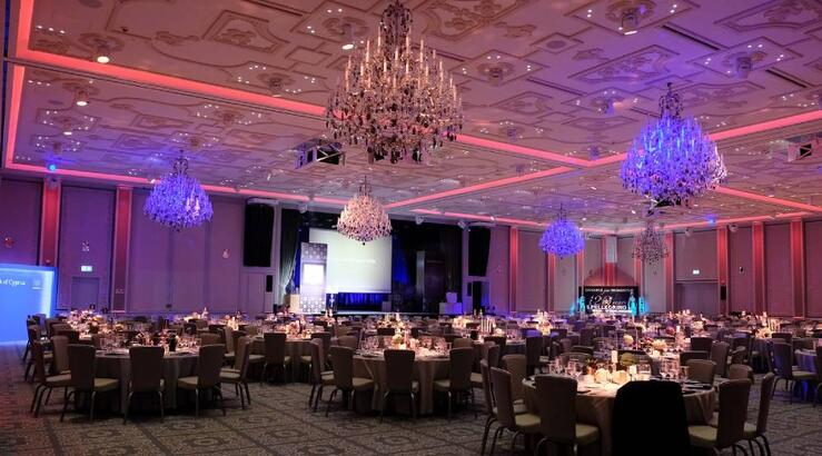 Η λαμπερή παρουσιάστρια των Cyprus Eating Awards 2024