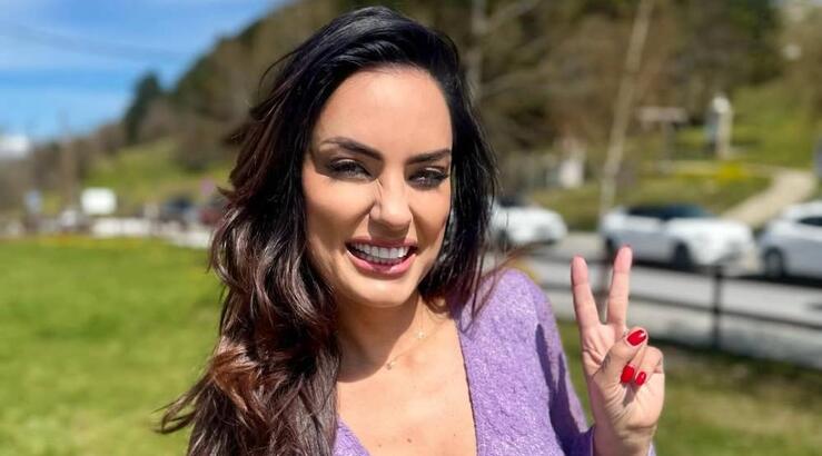 Ελπίδα Ιακωβίδου: Το φωτογραφικό άλμπουμ της «απόδρασης» στο Νυμφαίο με τον Τζώνη Καλημέρη 