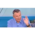 Ατύχημα για τον Γιώργο Λιάγκα: «Ένα αυτοκίνητο έπεσε πάνω μου» [βίντεο]